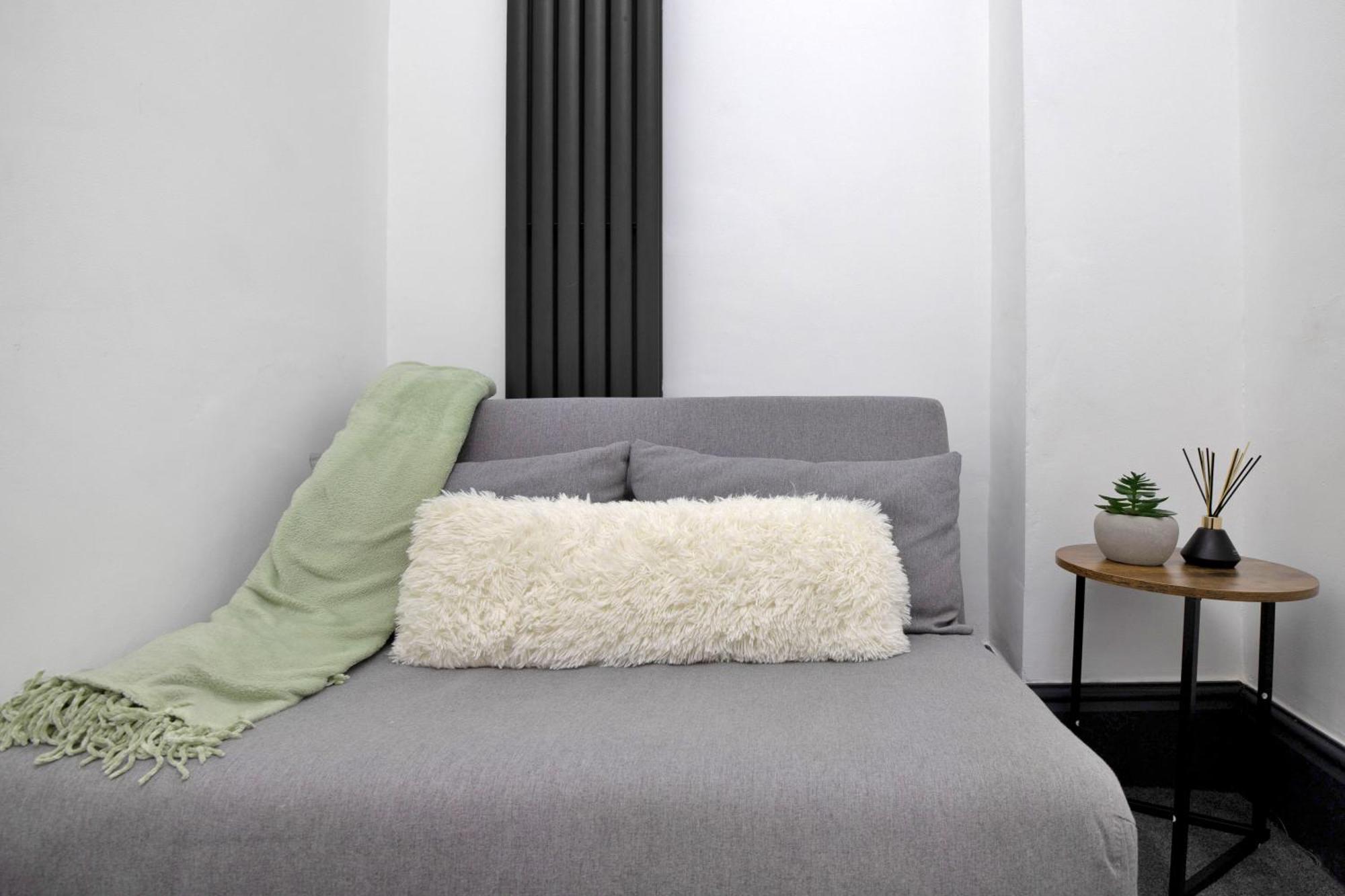 Apartment Cozy 2br - Free Parking - Equipped Kitchen