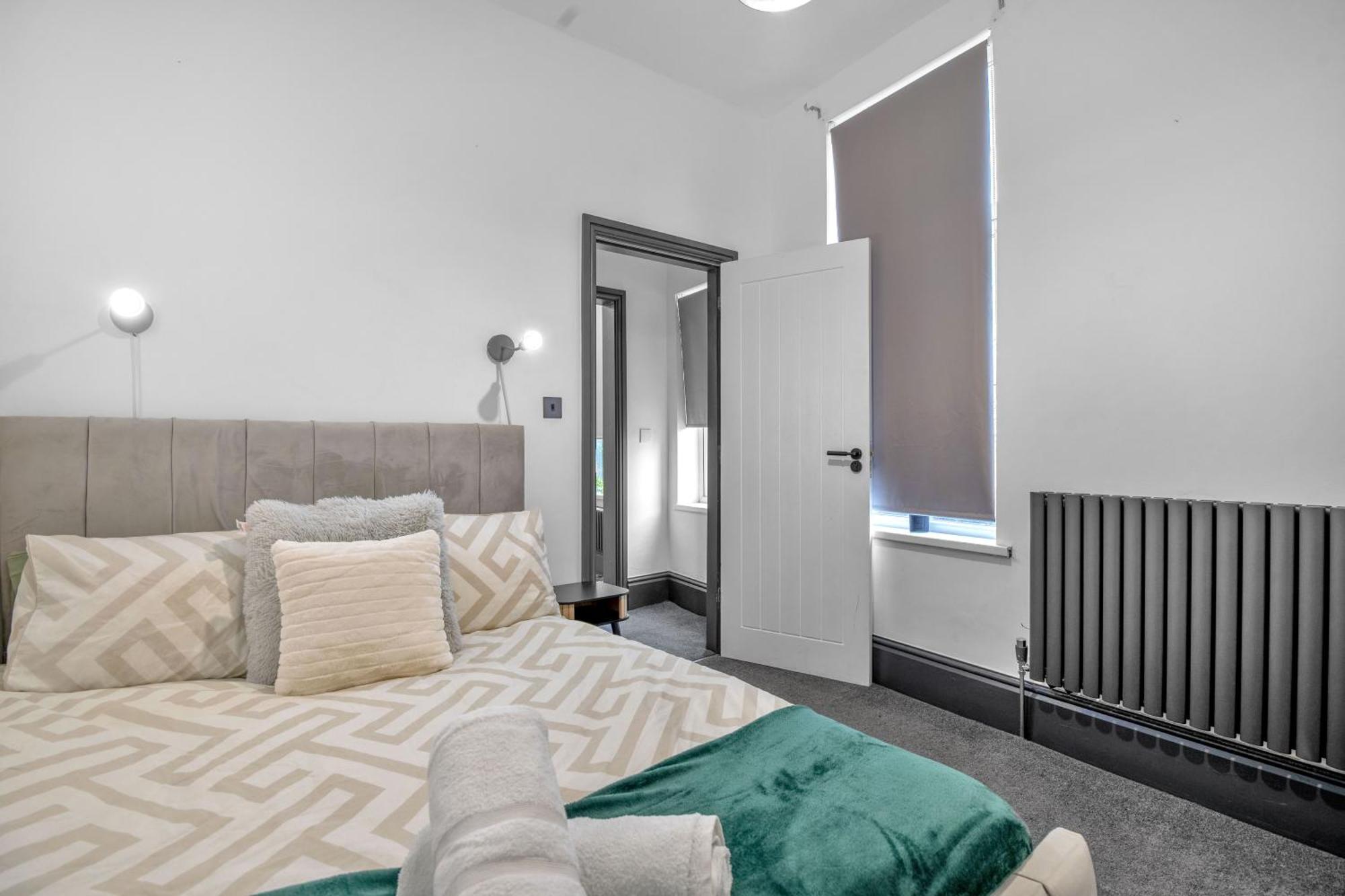 Cozy 2br - Free Parking - Equipped Kitchen