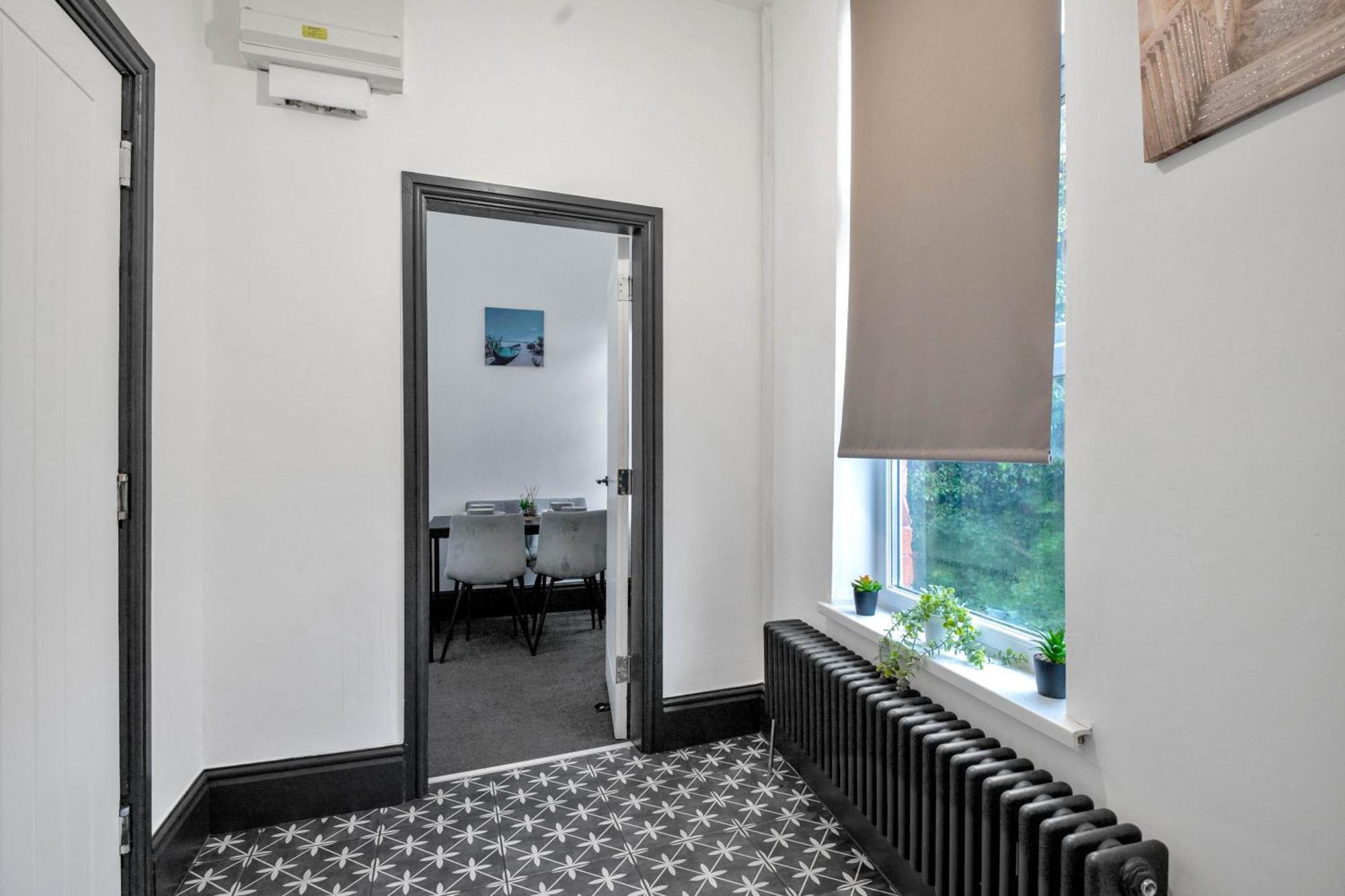 Cozy 2br - Free Parking - Equipped Kitchen *